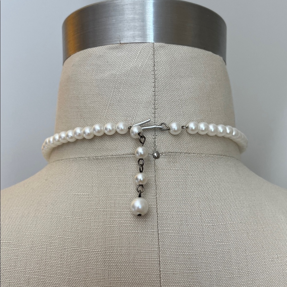 VINTAGE Hong Kong Faux Pearl Knotted Tie Bolo Necklace - Picture 6 of 10